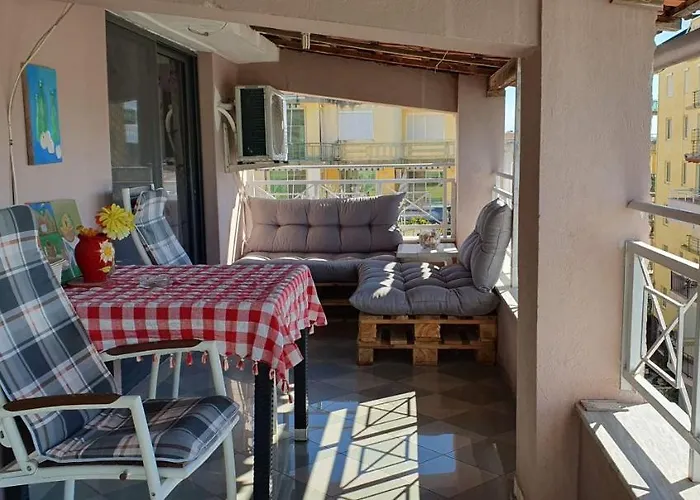 Suntan Lovely Apartman Golem